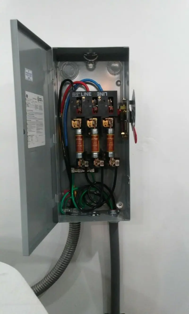 Three-phase disconnect switch installed for Smoke Detector Installation in Nockamixon